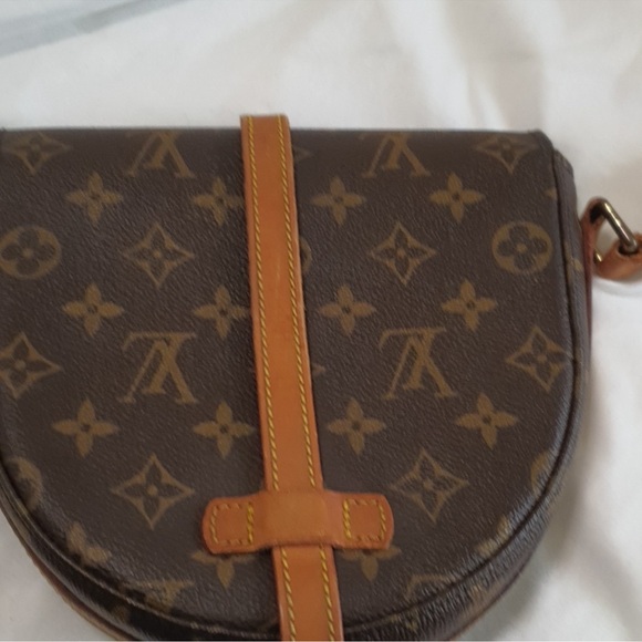Louis Vuitton Chantilly Crossbody Bag - Picture 7 of 14